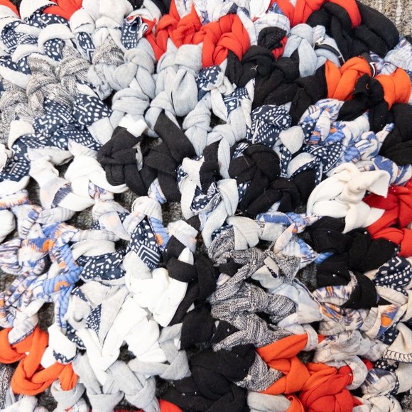 Upcycled Rag Rug Boho Red Black White 21" Round Handmade - Picture 3 of 6